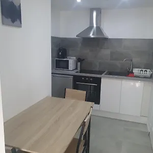 Hébergement de vacances Maison Plain Pied Avec Jardin, Villeneuve-le-Roi