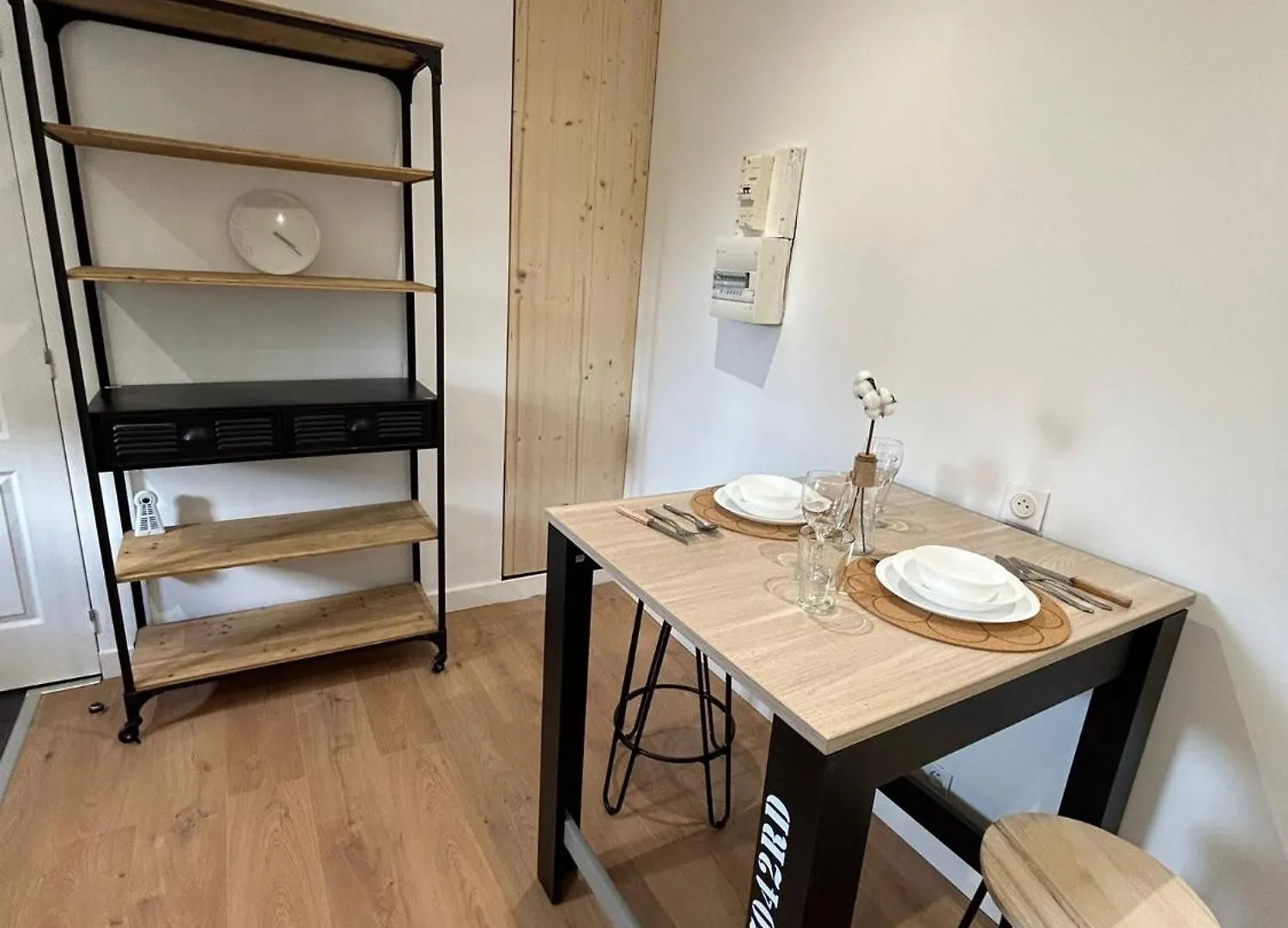 Br Maisons Villeneuve-le-Roi 0*,